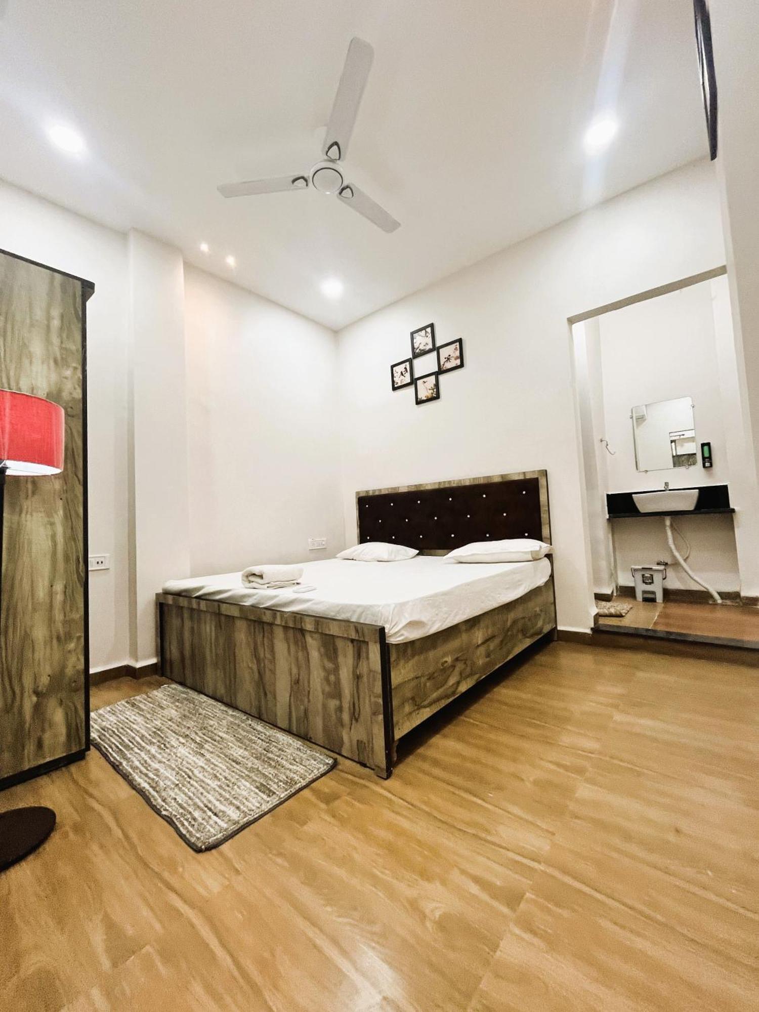 Shree Stay Inn Luxe' Holiday Home ウッジャイン エクステリア 写真