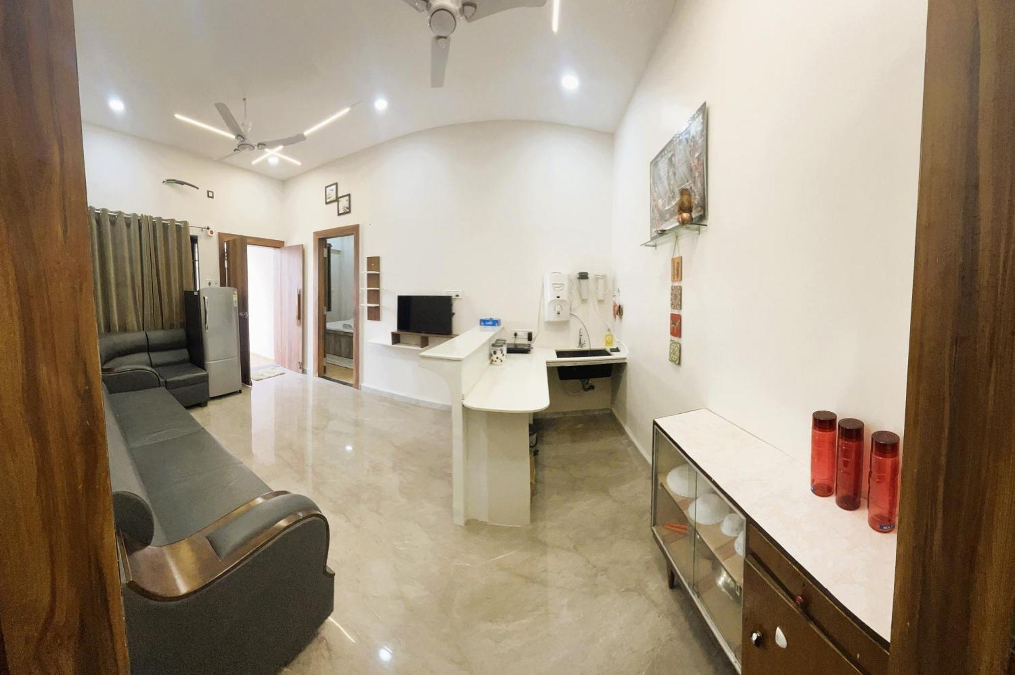 Shree Stay Inn Luxe' Holiday Home ウッジャイン エクステリア 写真