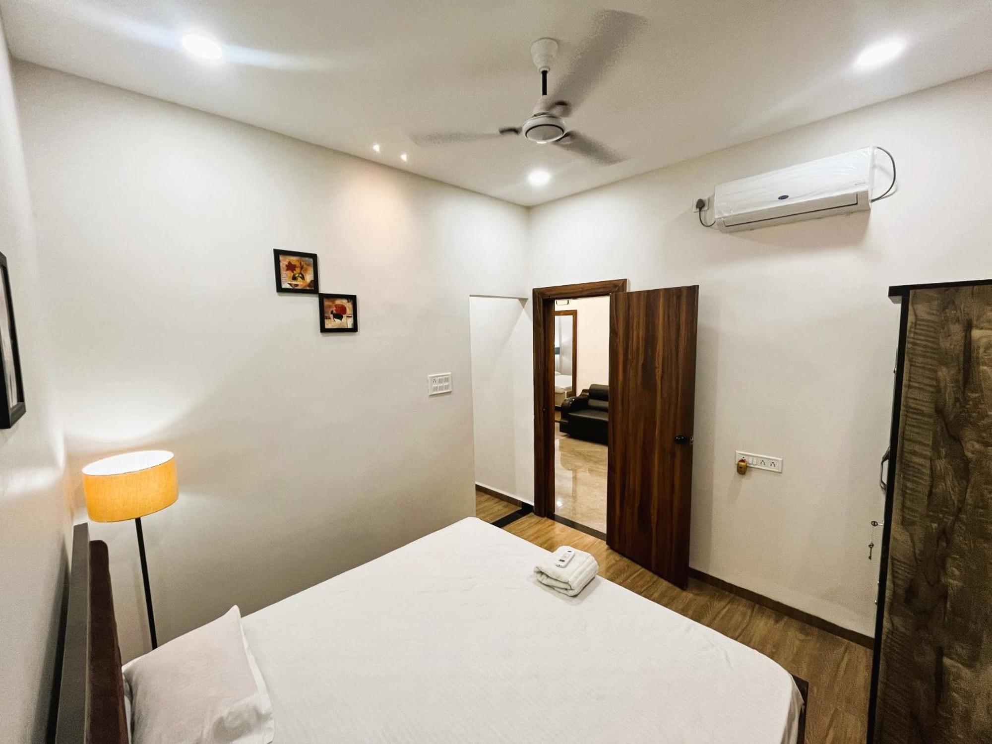 Shree Stay Inn Luxe' Holiday Home ウッジャイン エクステリア 写真