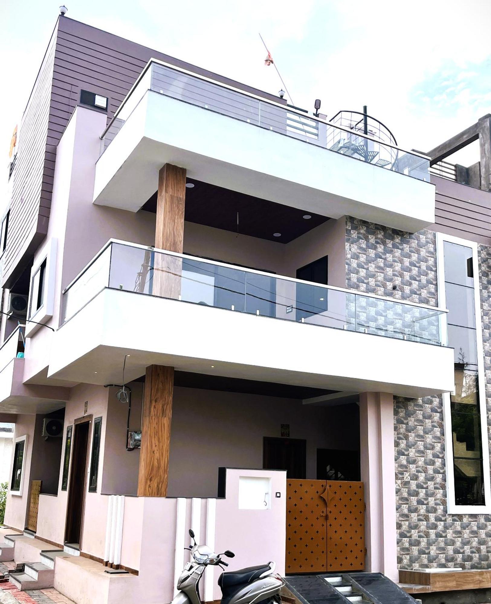 Shree Stay Inn Luxe' Holiday Home ウッジャイン エクステリア 写真