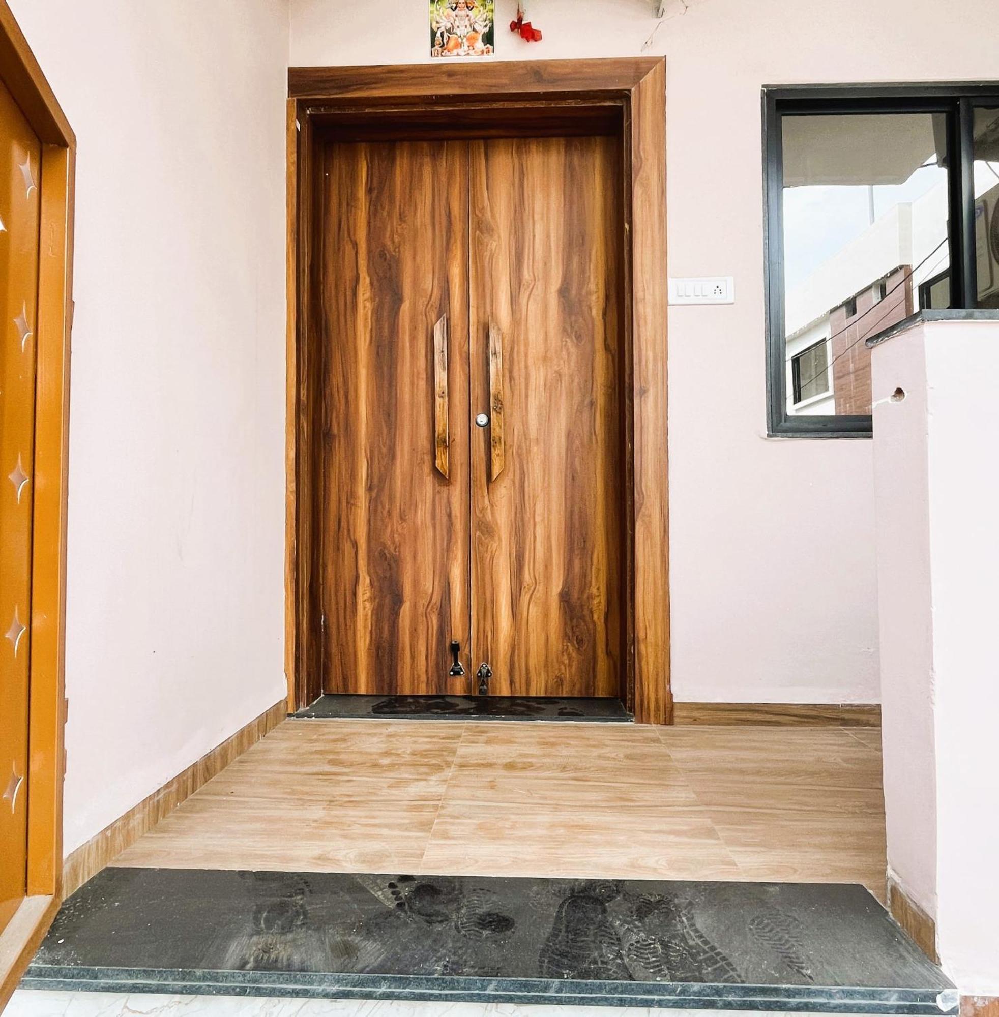 Shree Stay Inn Luxe' Holiday Home ウッジャイン エクステリア 写真